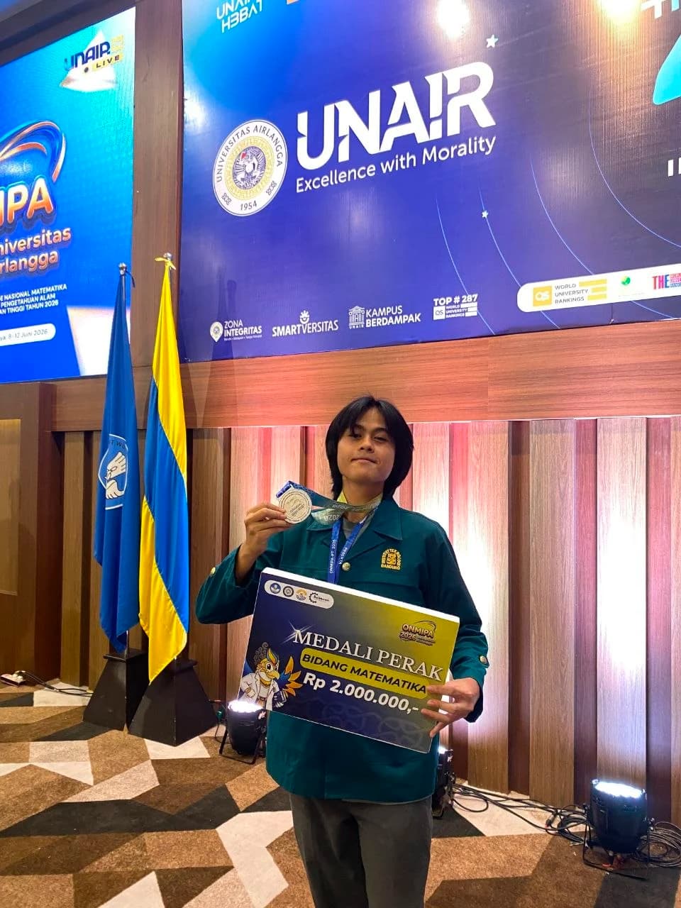 Muhammad Faran Aiki Meraih Medali Perak di ONMIPA-PT 2026 Universitas Airlangga Bidang Matematika